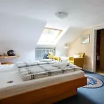 Hotel Bruderfels, Garni