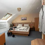 Bruderfels, Garni Hotel