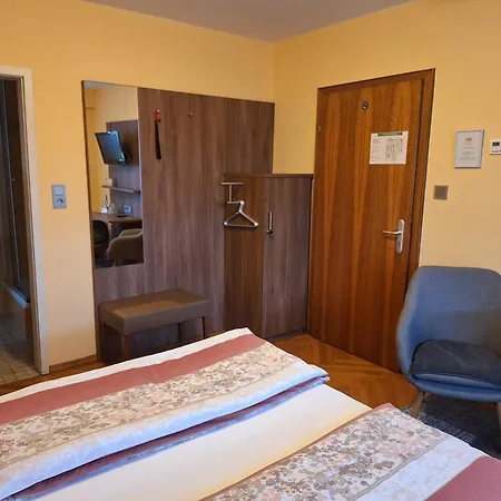 Hotel Bruderfels, Garni 2*