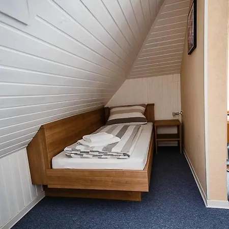 Bruderfels, Garni Otel 2*