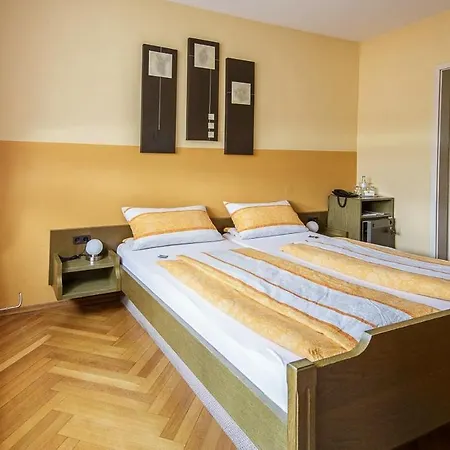 Bruderfels, Garni 2* Rodalben