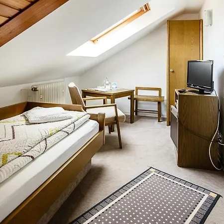 Bruderfels, Garni Otel 2*