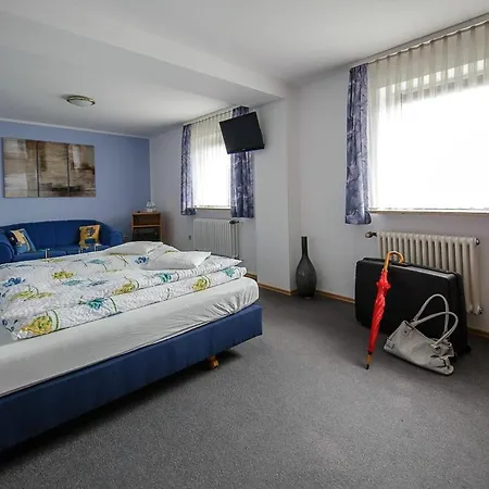 Bruderfels, Garni Hotel