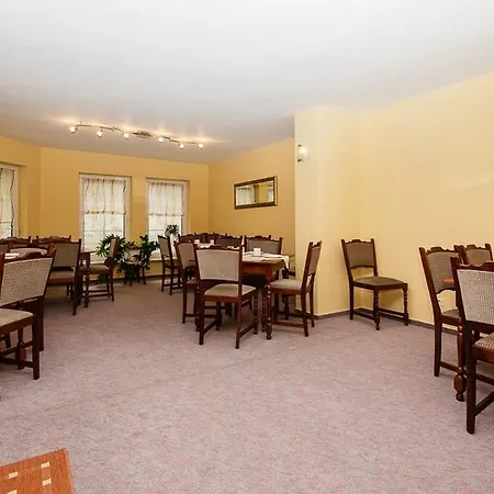 Bruderfels, Garni Hotel