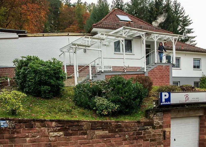 Bruderfels, Garni Hotel