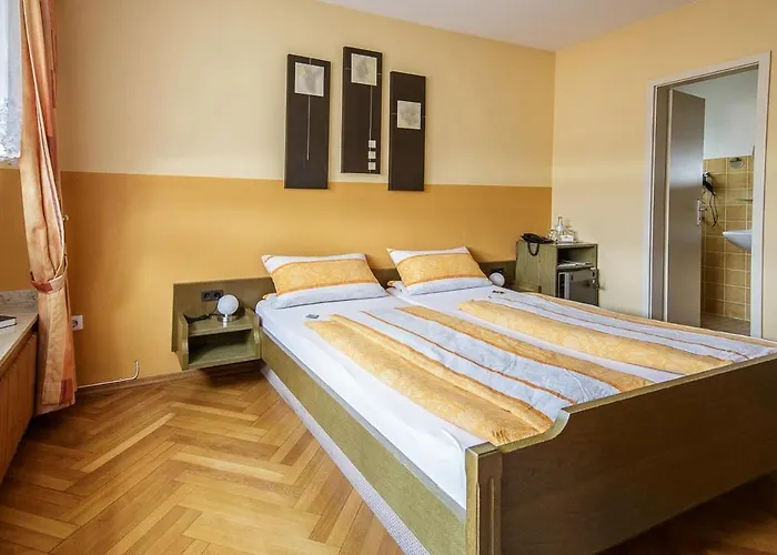 Bruderfels, Garni 2* Rodalben